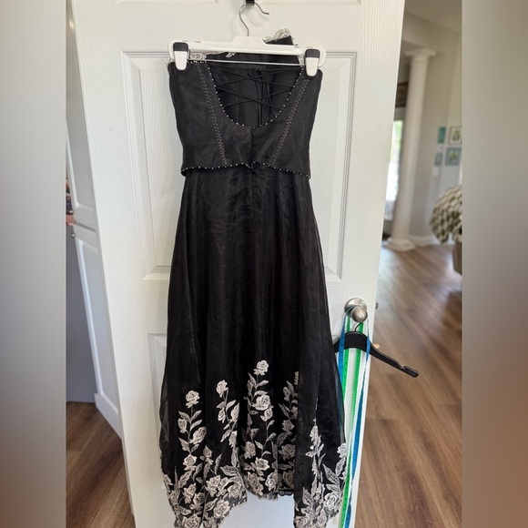 Jovani Black Corset Gown sz 8 Strapless Rose Embroidery Goth Coquette Prom Dress - Picture 6 of 8
